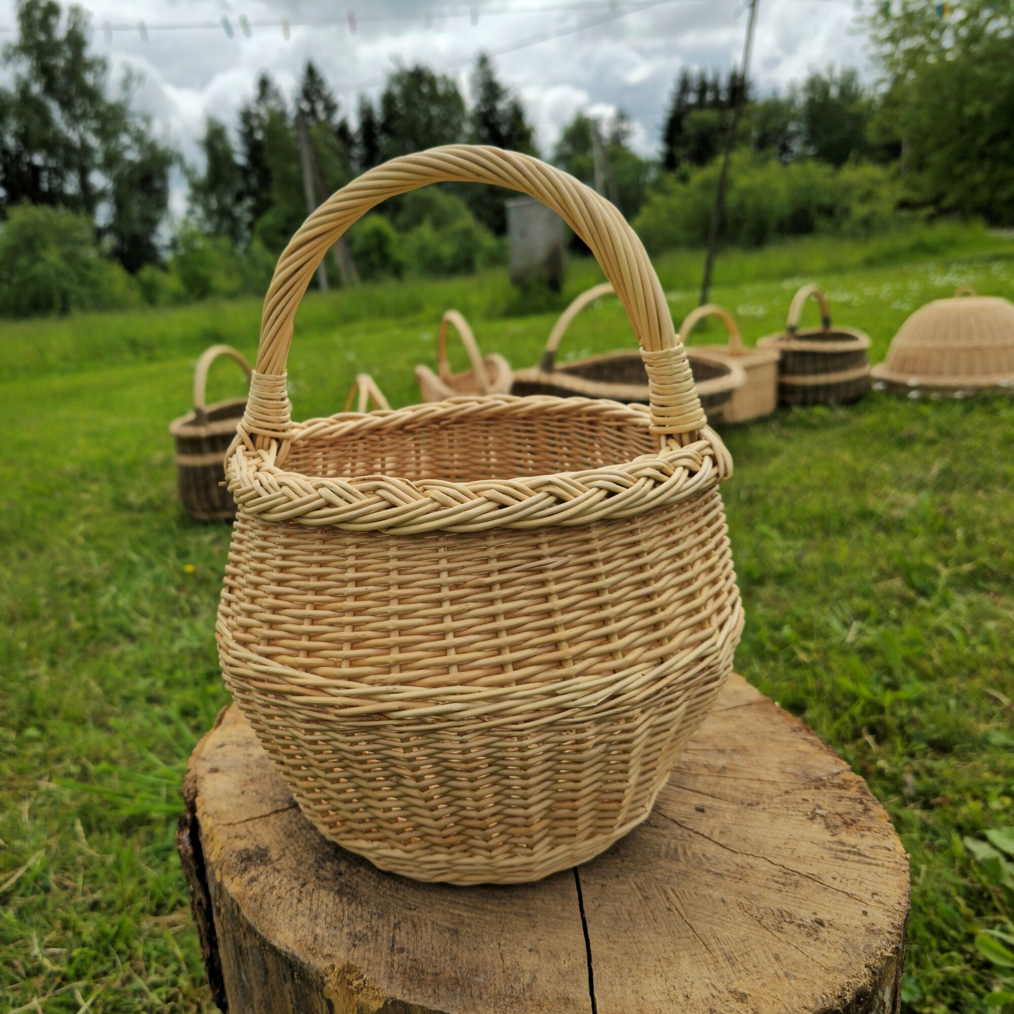 Small wicker basket 021b
