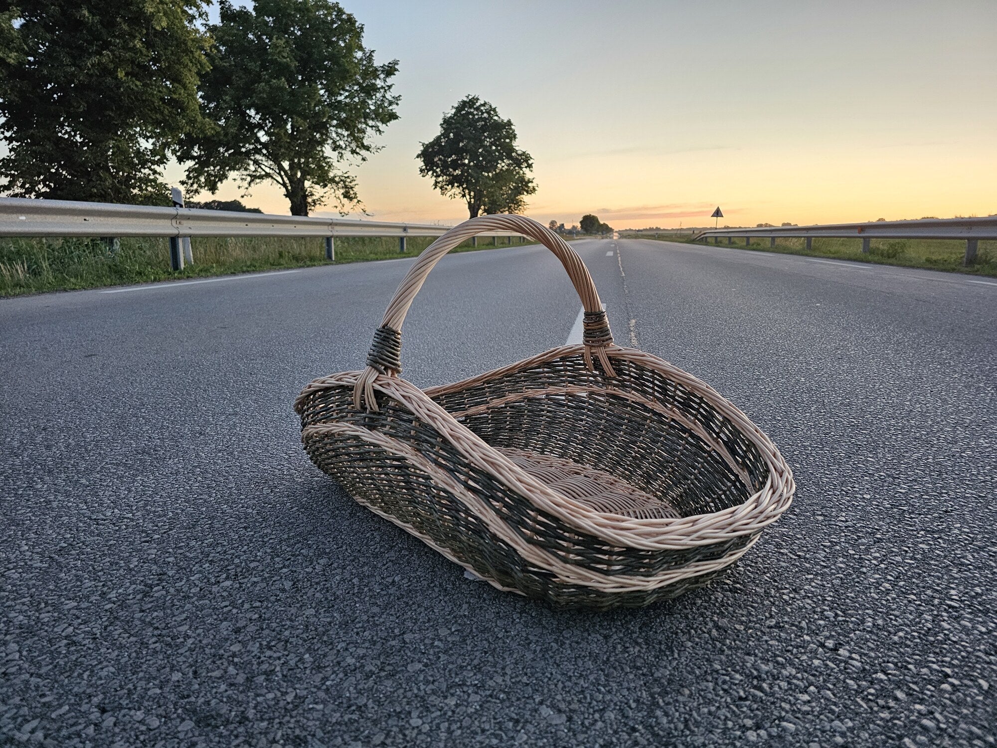 Large wicker basket 027b-1
