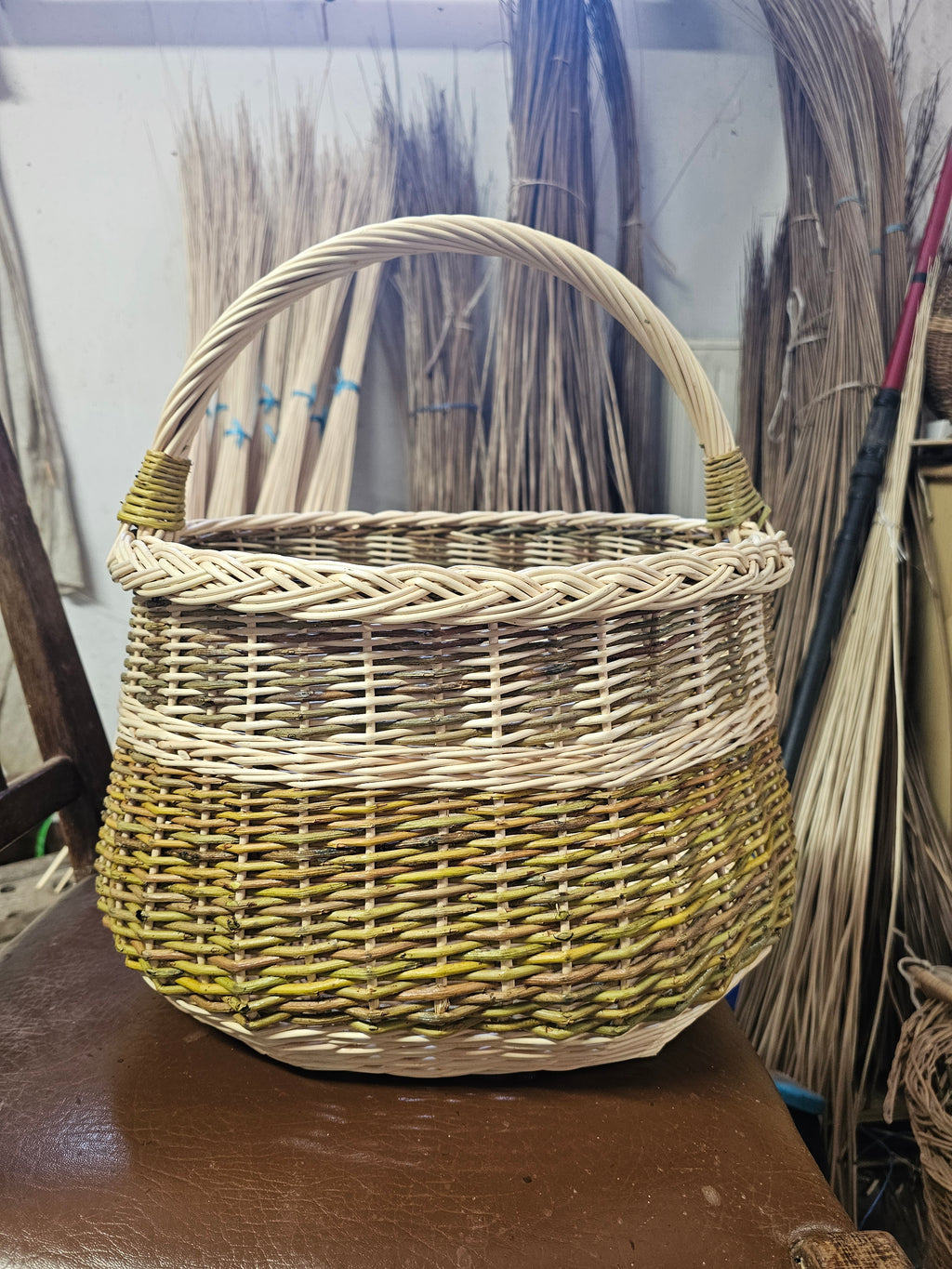 Wicker basket 046b