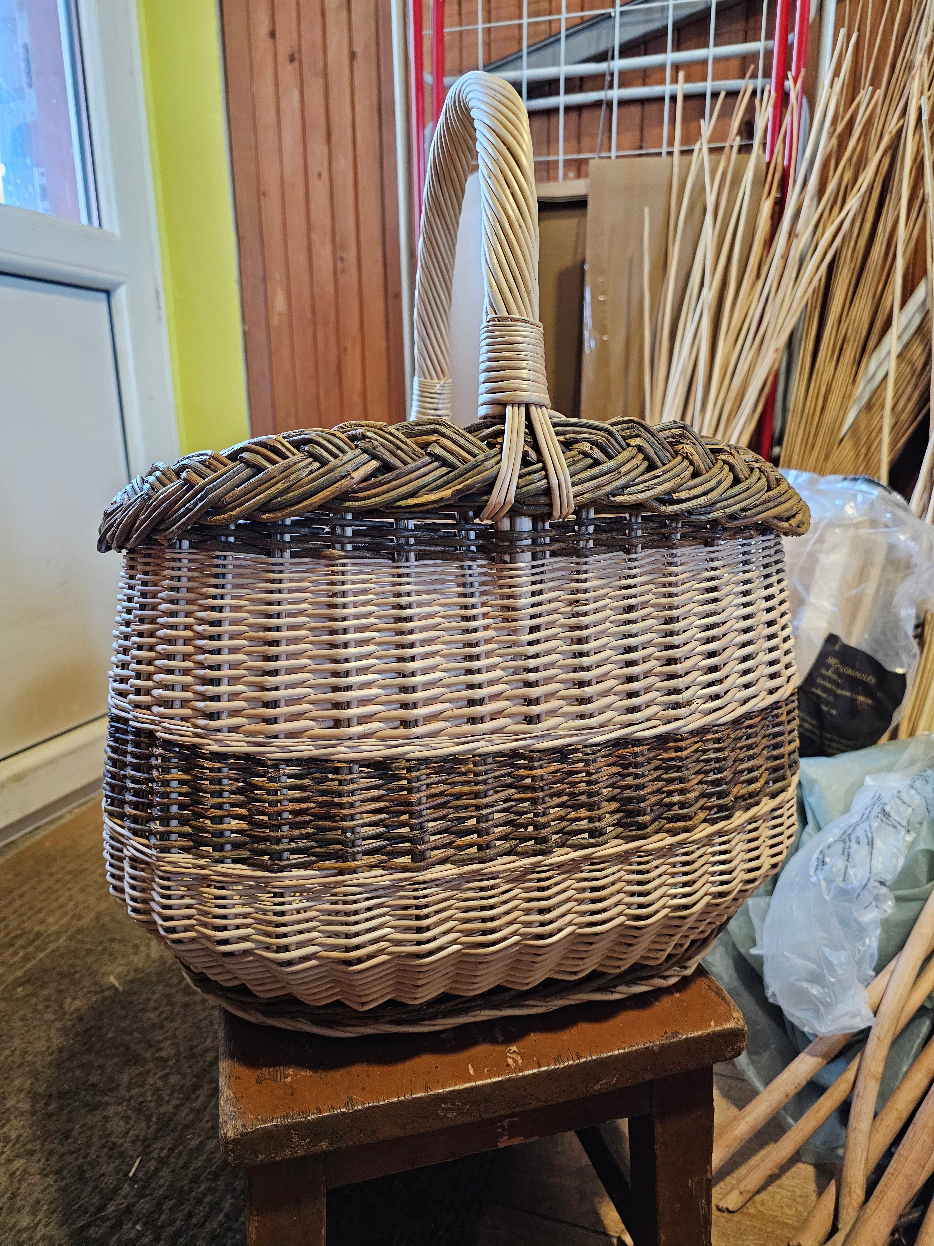 Wicker basket 044r