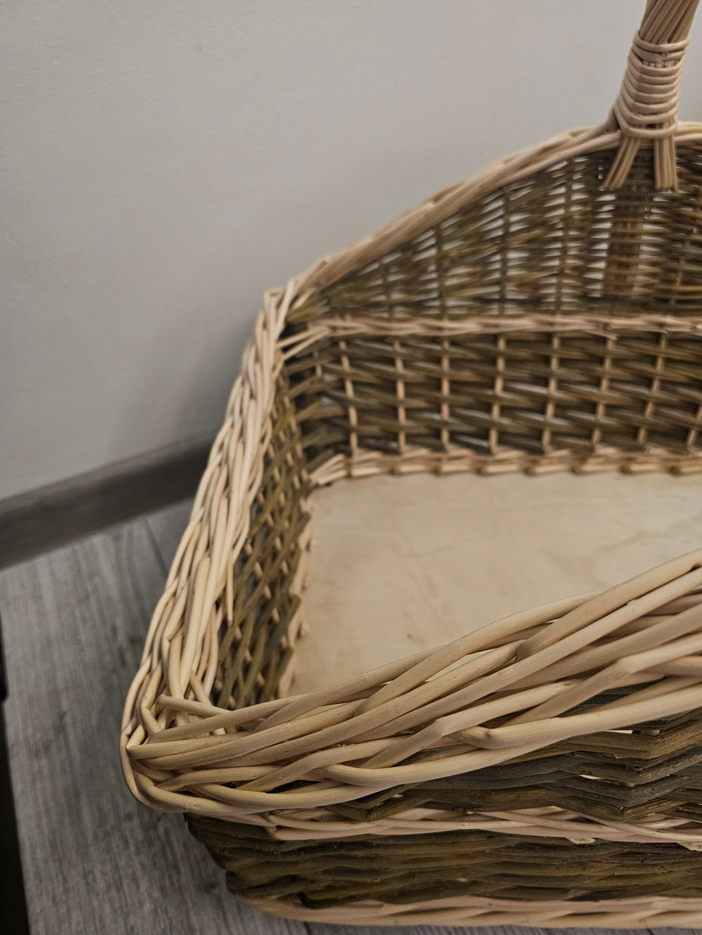 Wicker firewood basket 012b