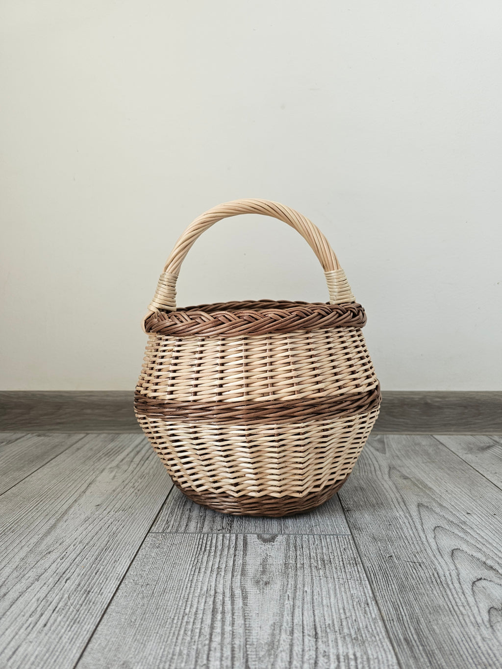 Small wicker basket 021b