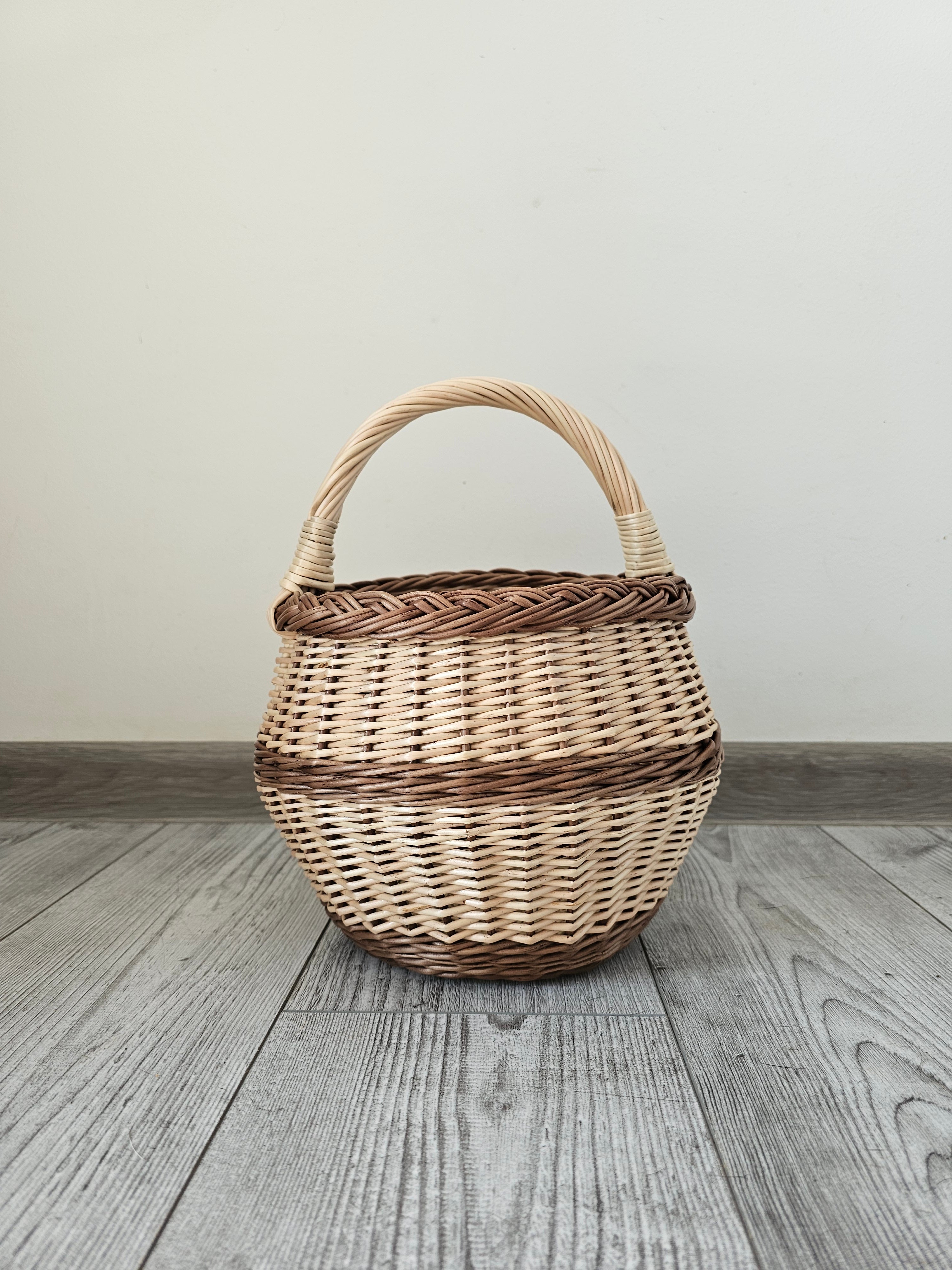 Small wicker basket 021b