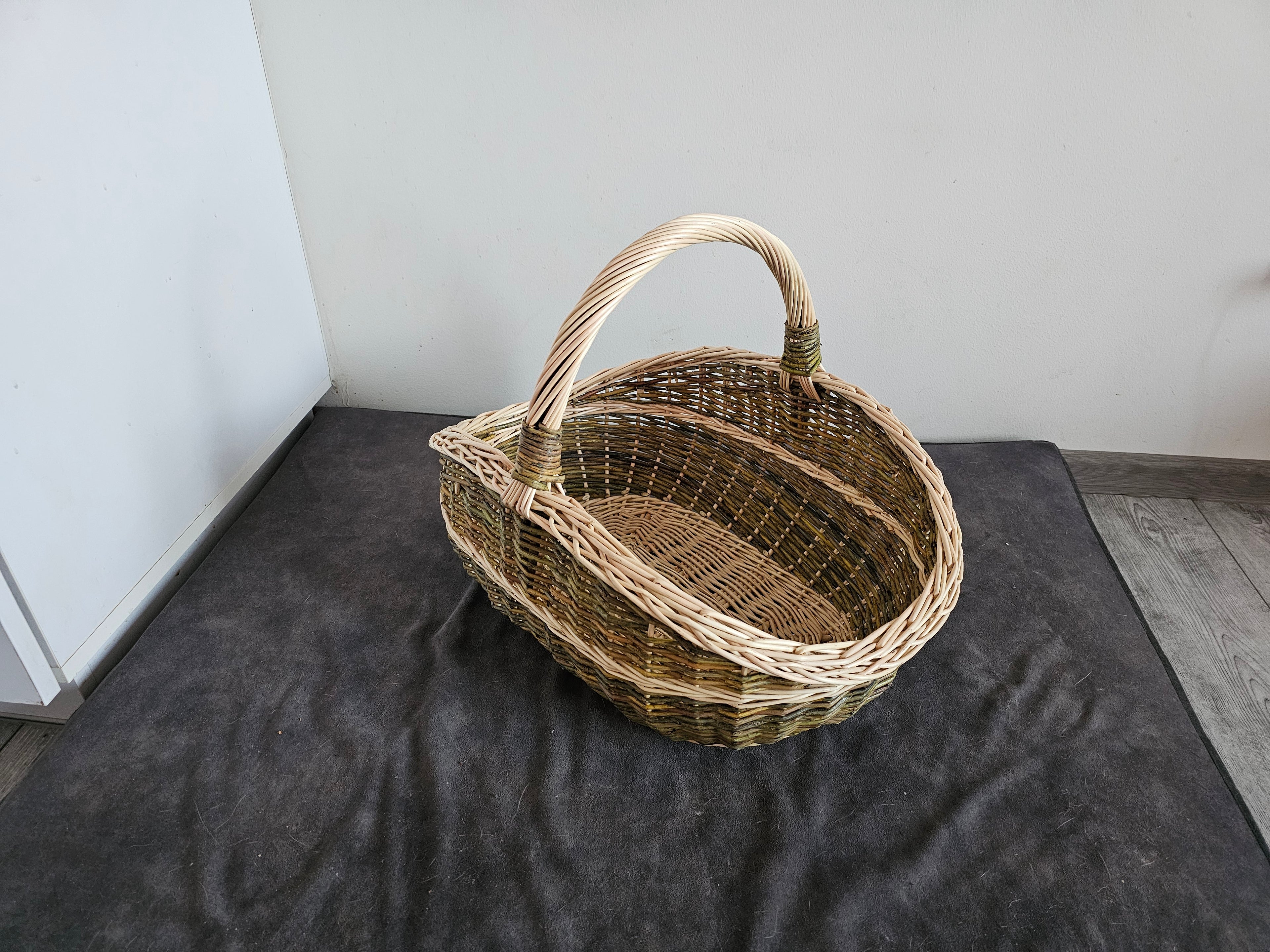 Wicker basket 036b