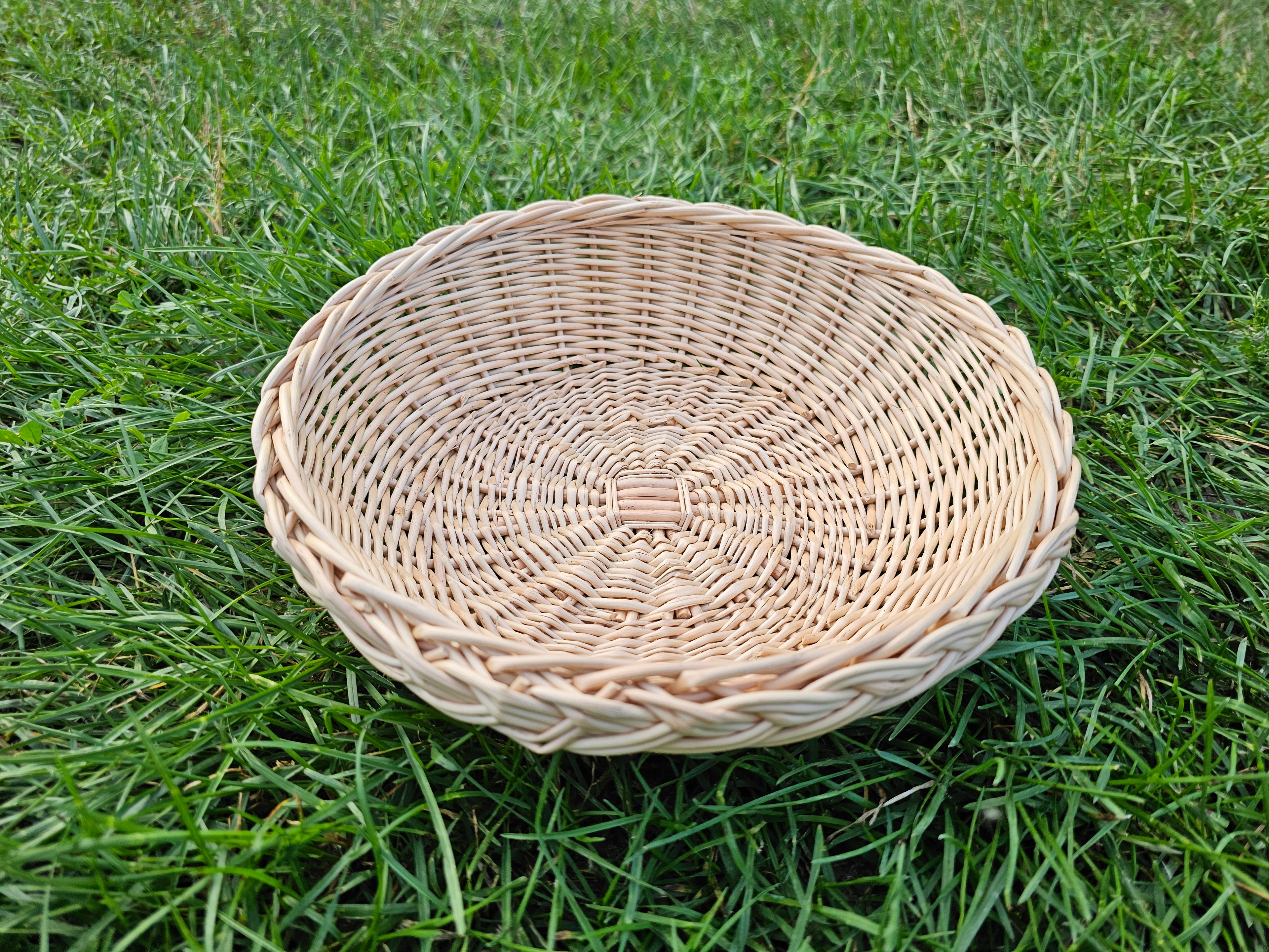 Wicker plate 044b