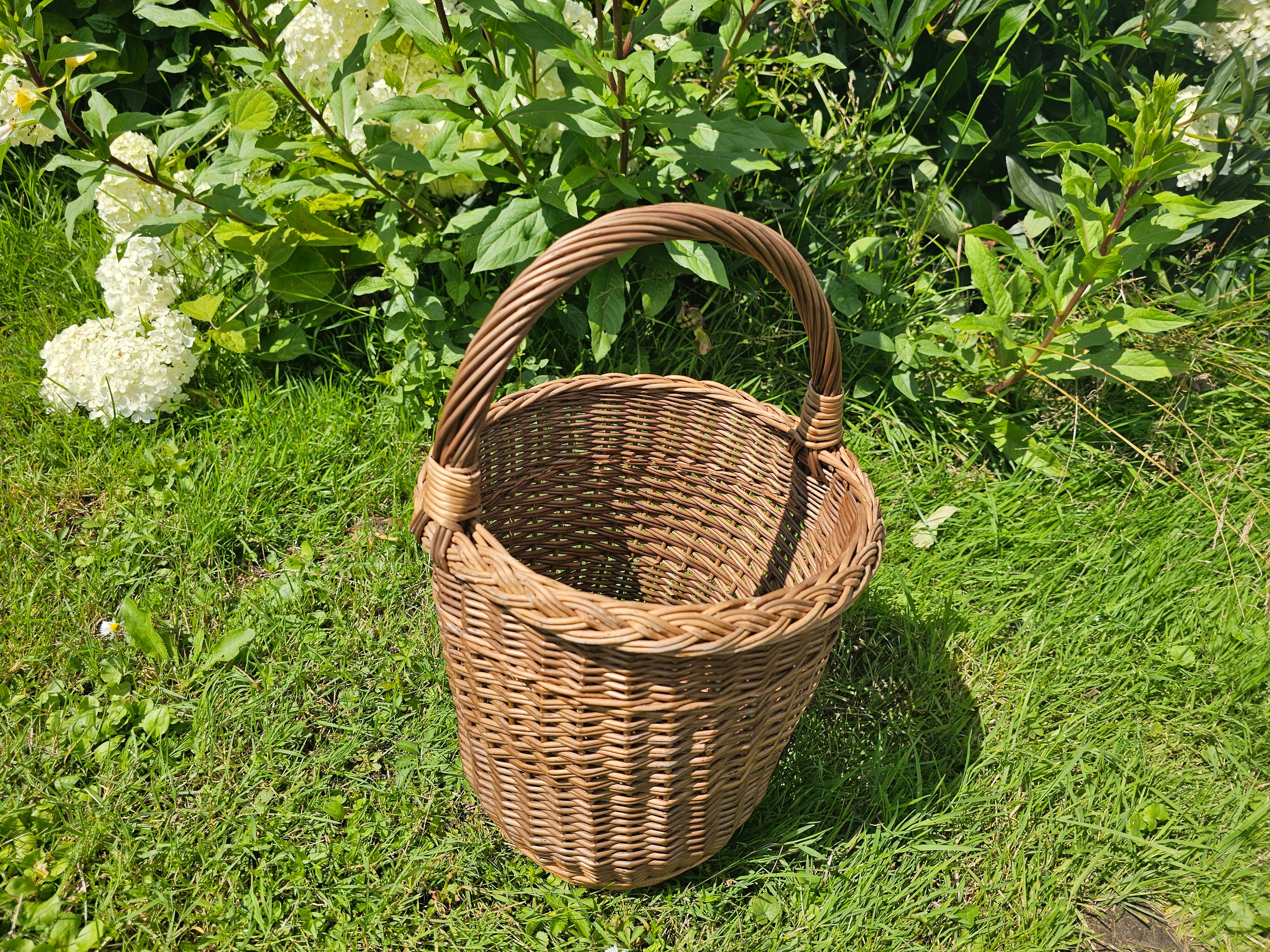 Wicker basket 010b