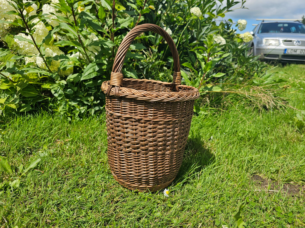 Wicker basket 010b