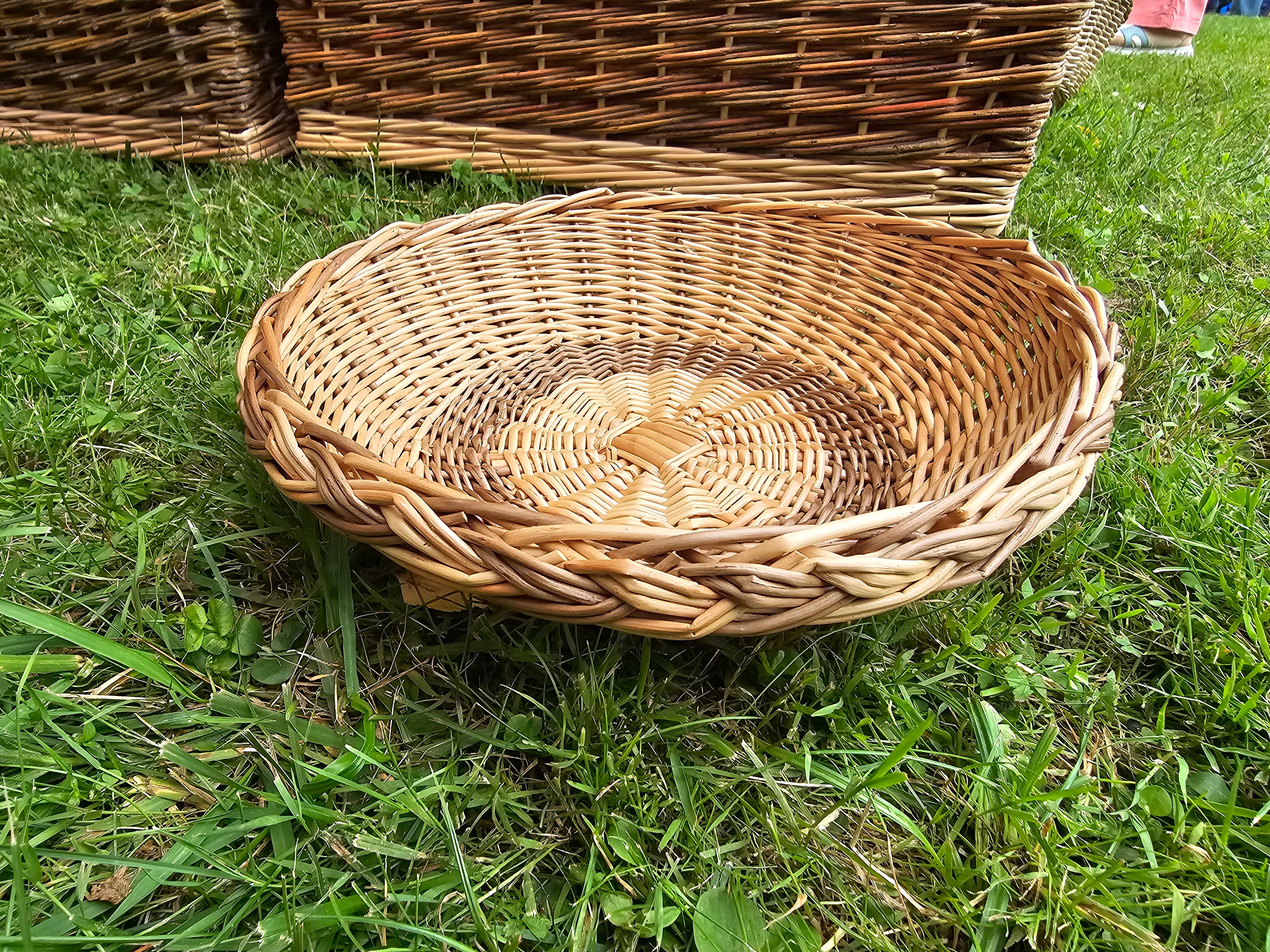 Wicker plate 044b