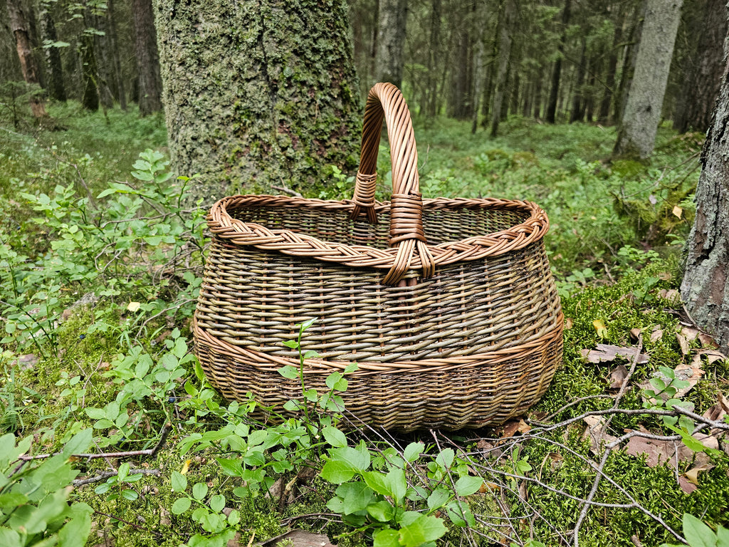 Large wicker basket 047b