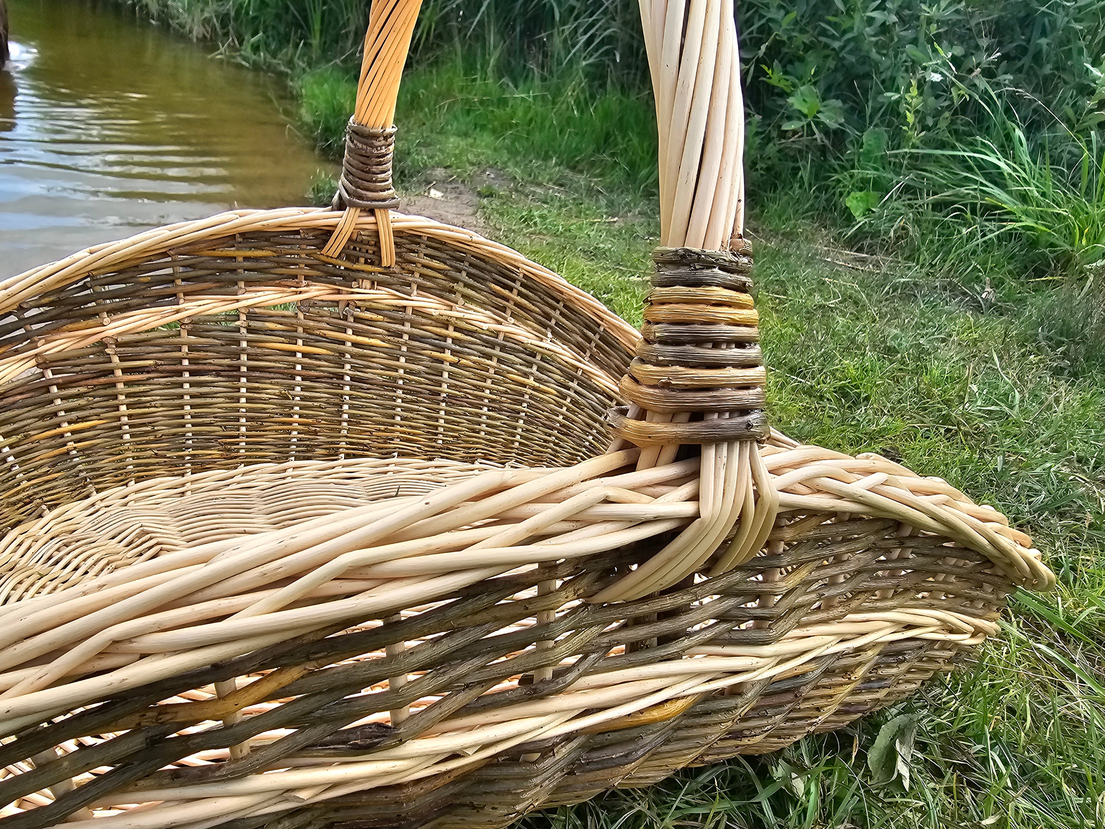 Large wicker basket 027b-1
