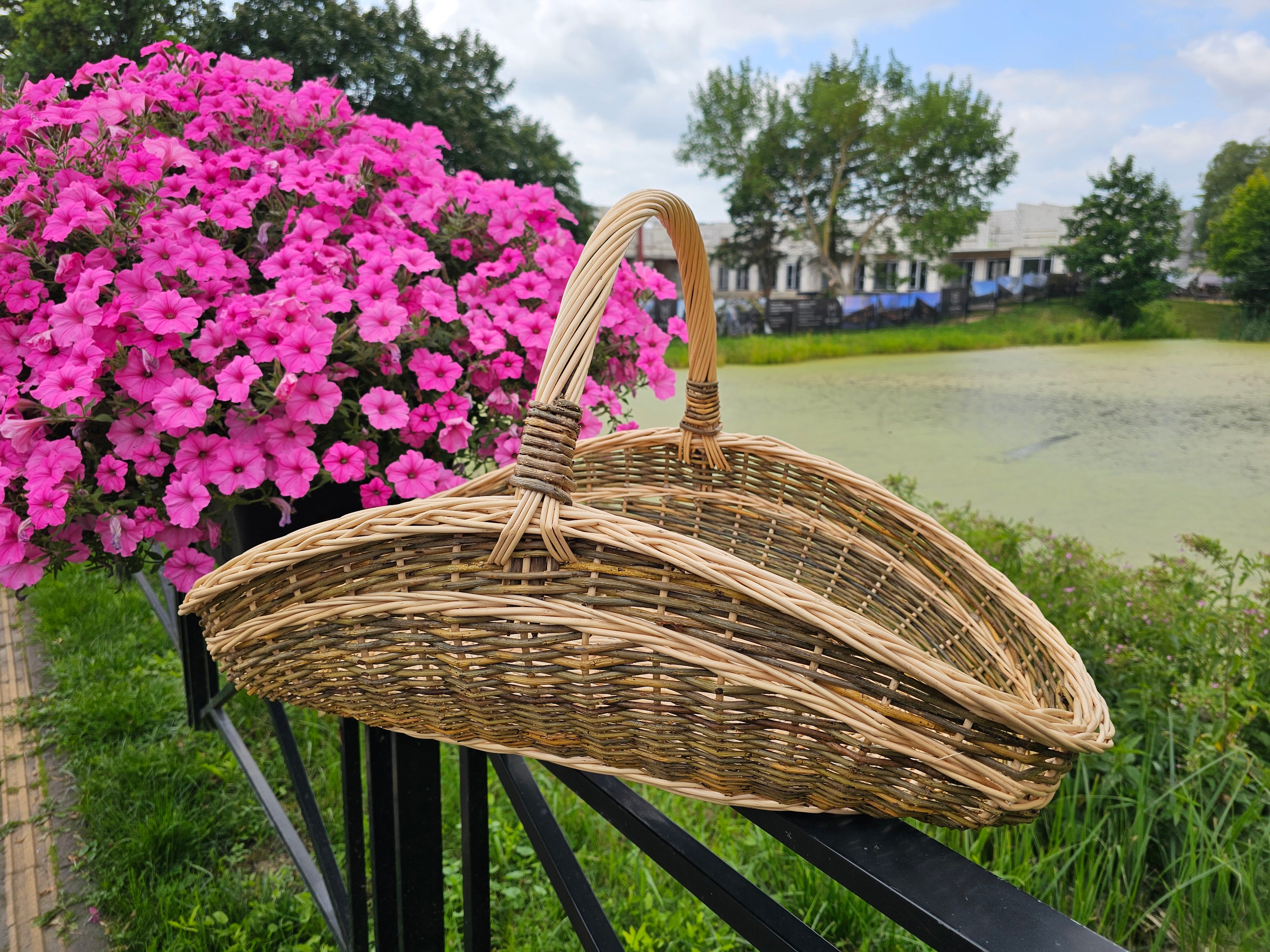 Large wicker basket 027b-1