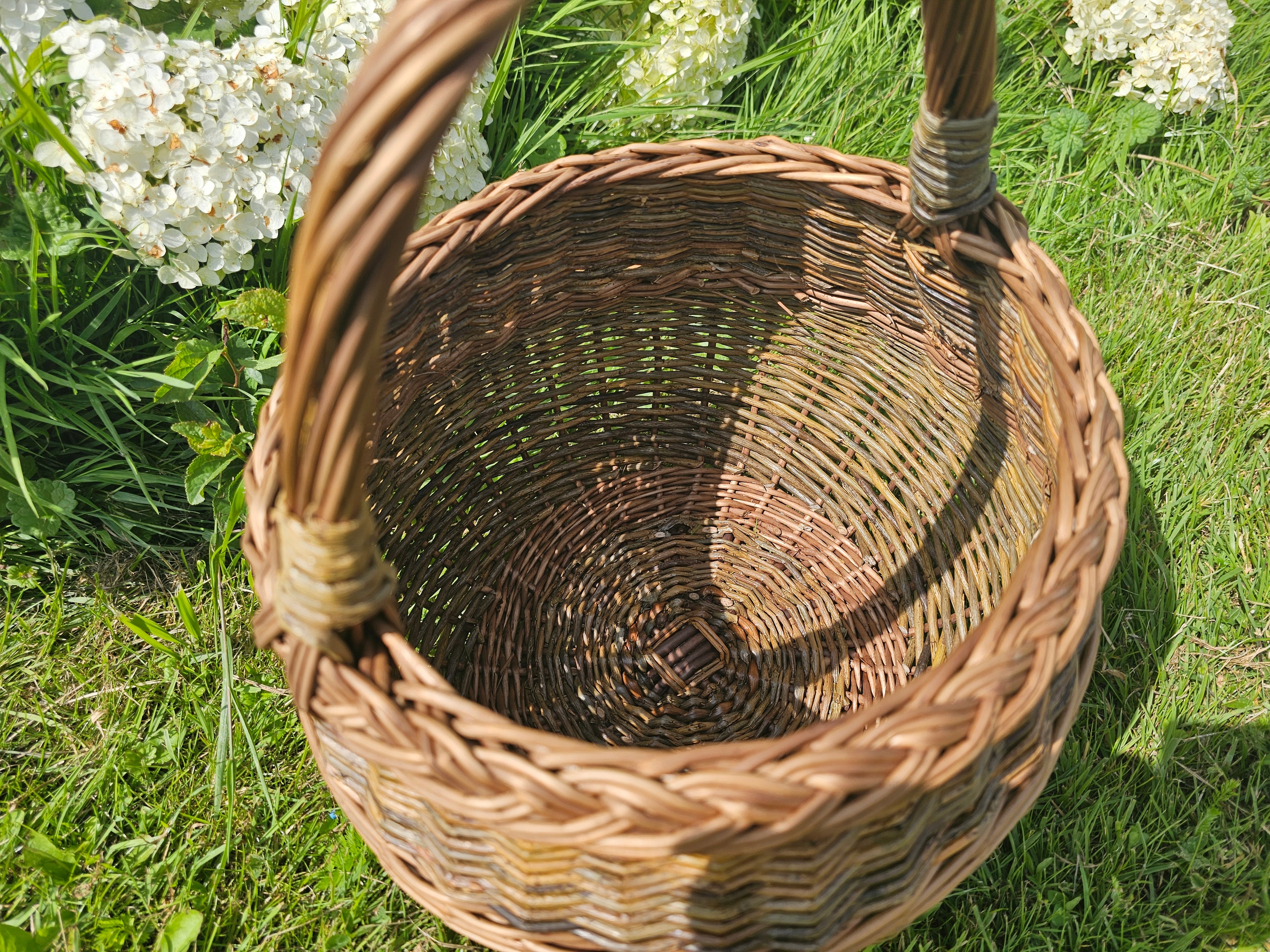 Wicker basket 049b