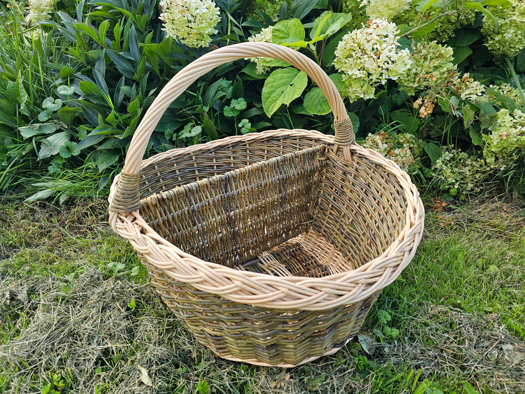 Wicker Picnic Basket with Divider — view 15