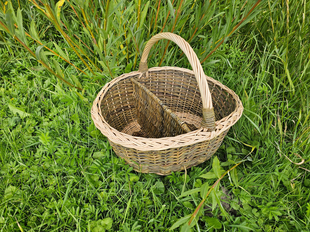 Wicker Picnic Basket with Divider — view 13