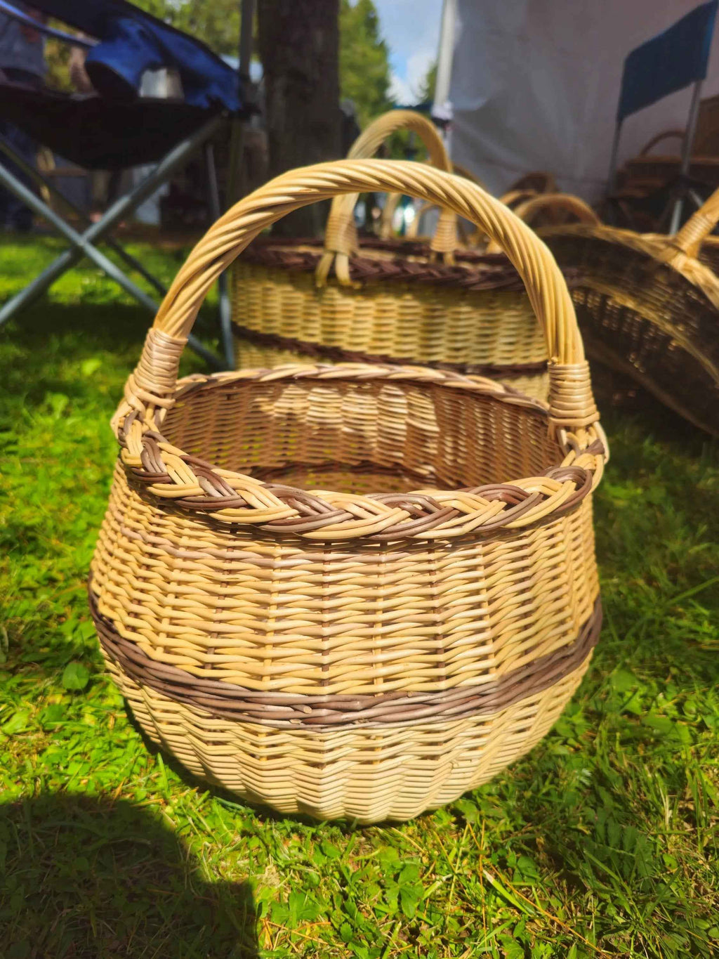 Deep Willow Berry Basket — base of the weave