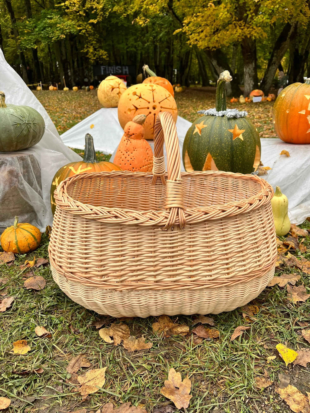 Extra Large Wicker Storage Basket — base of the weave