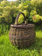 Round Willow Gathering Basket — unpeeled/brown