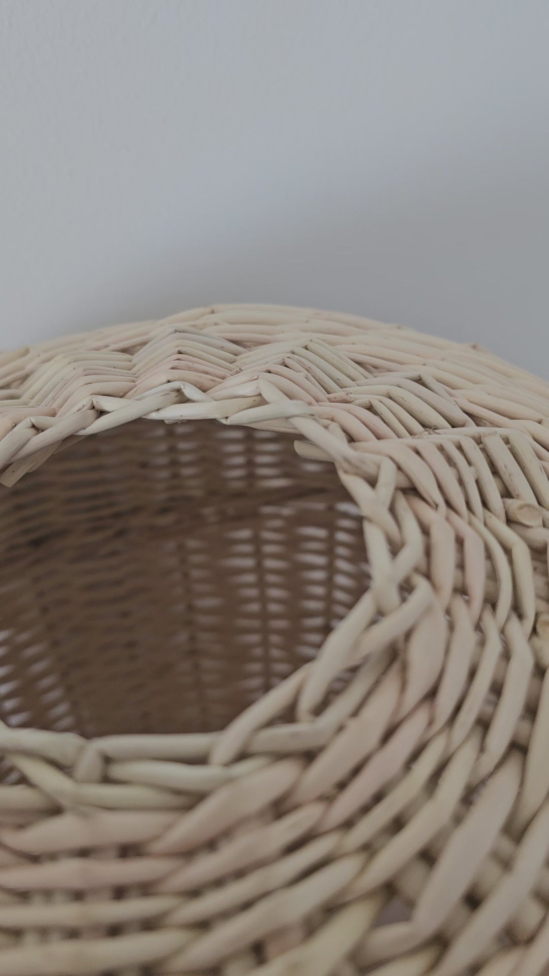 Wicker water bottle cover 008b