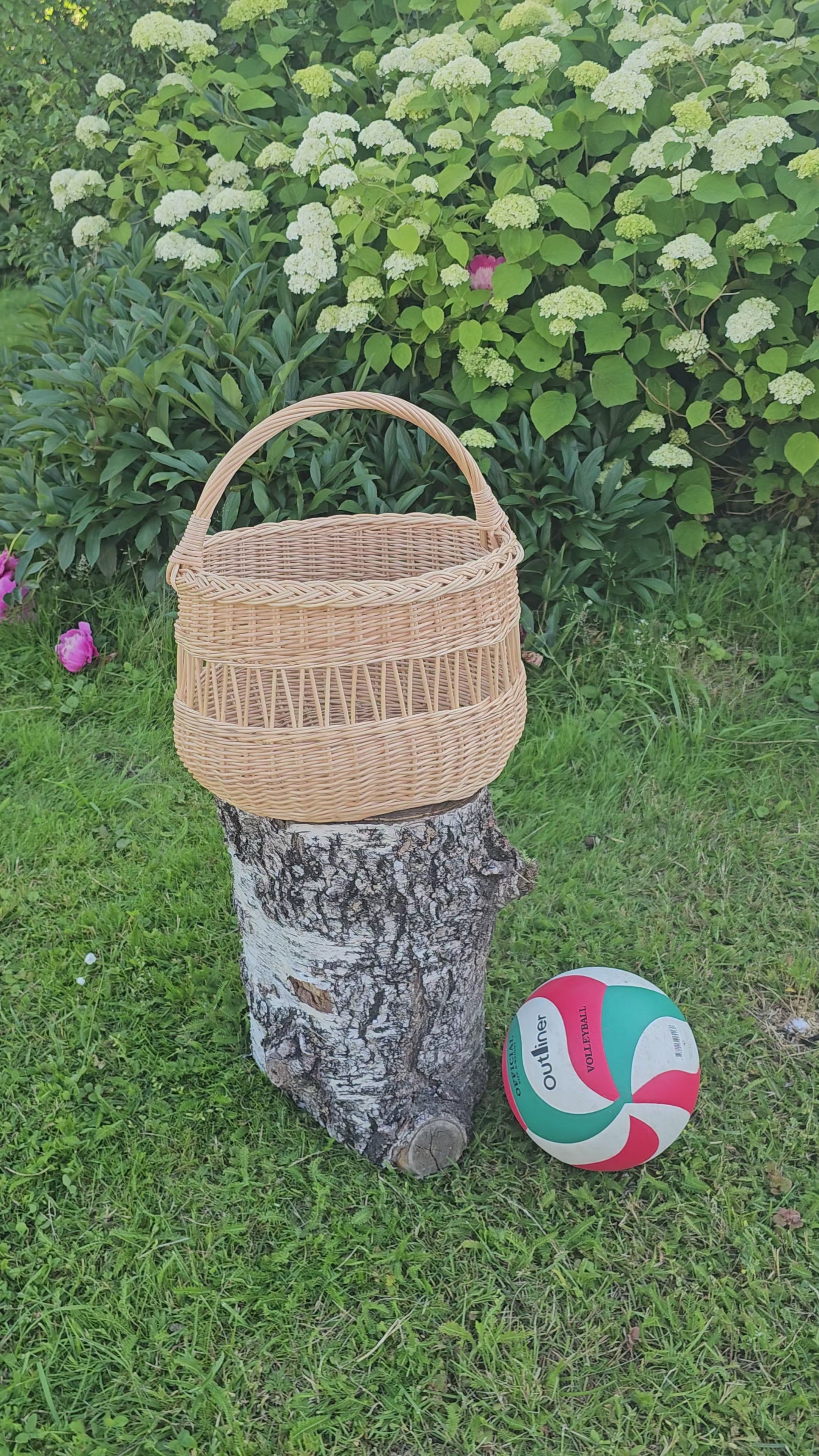 Wicker basket 037b