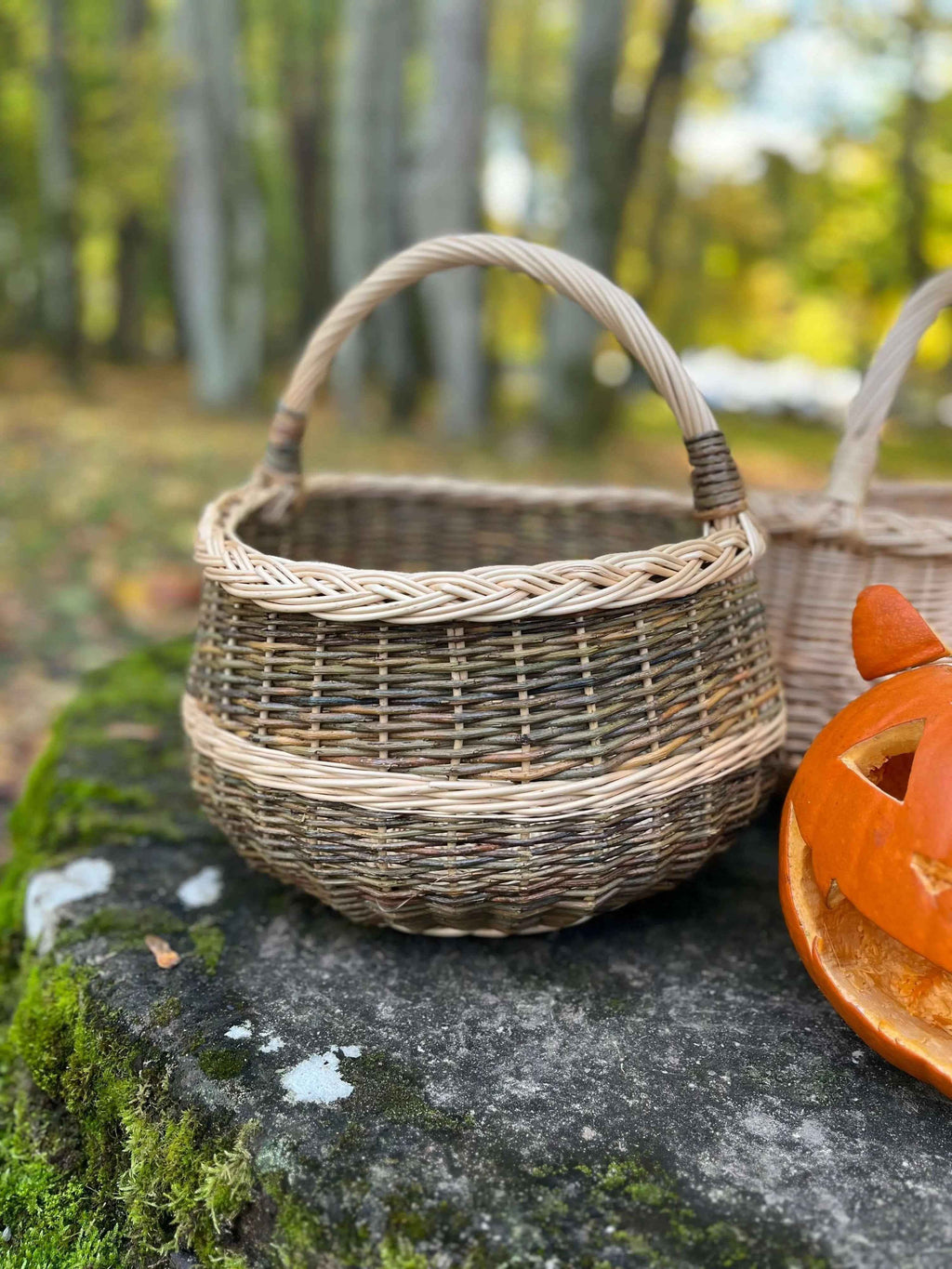 Willow Foraging Basket — close-up of the woven willow