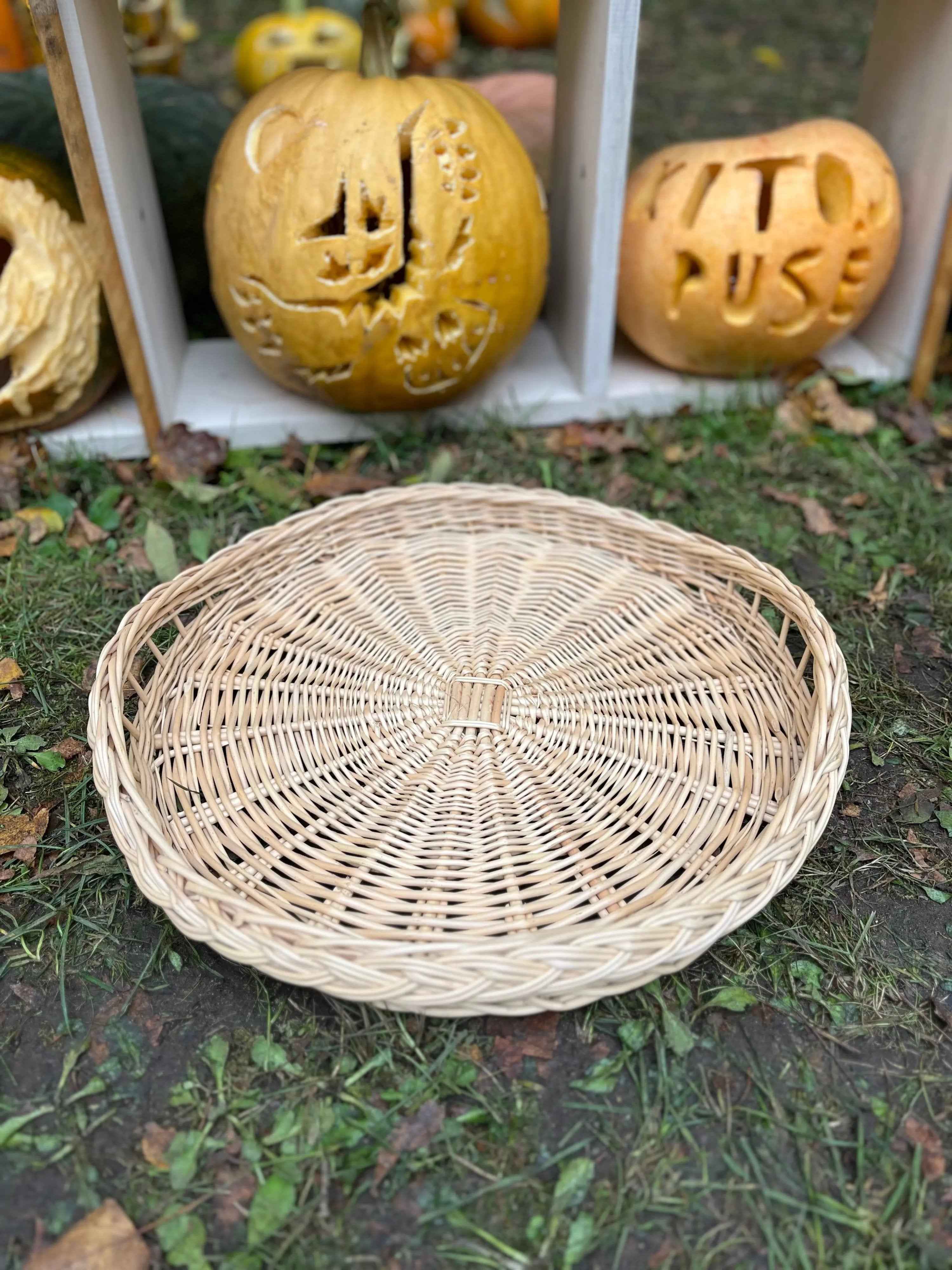 Wicker Bread Tray — handmade wicker tray from Lithuanian willow