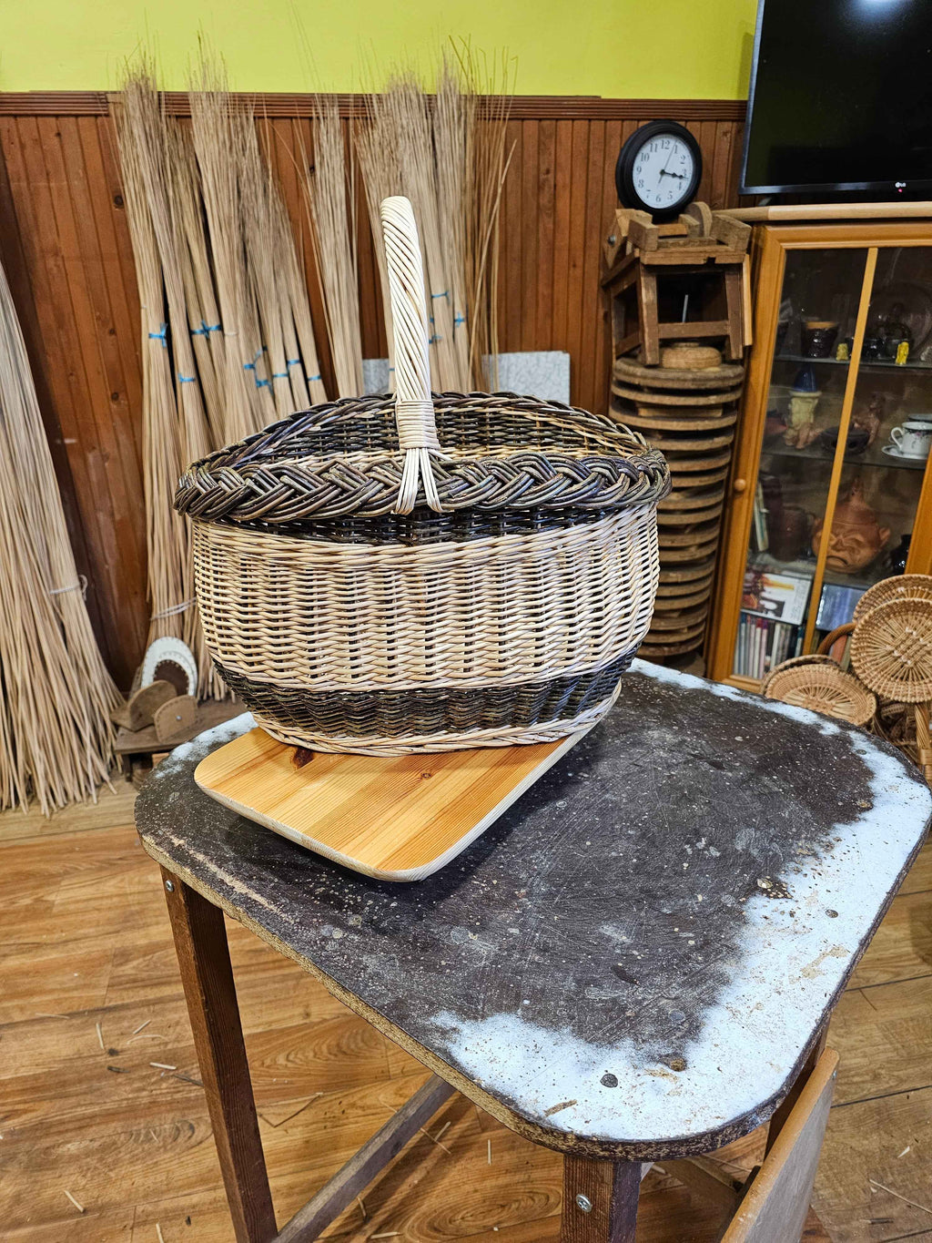 Wicker basket 040r - NaturelyWoven wicker - handmade