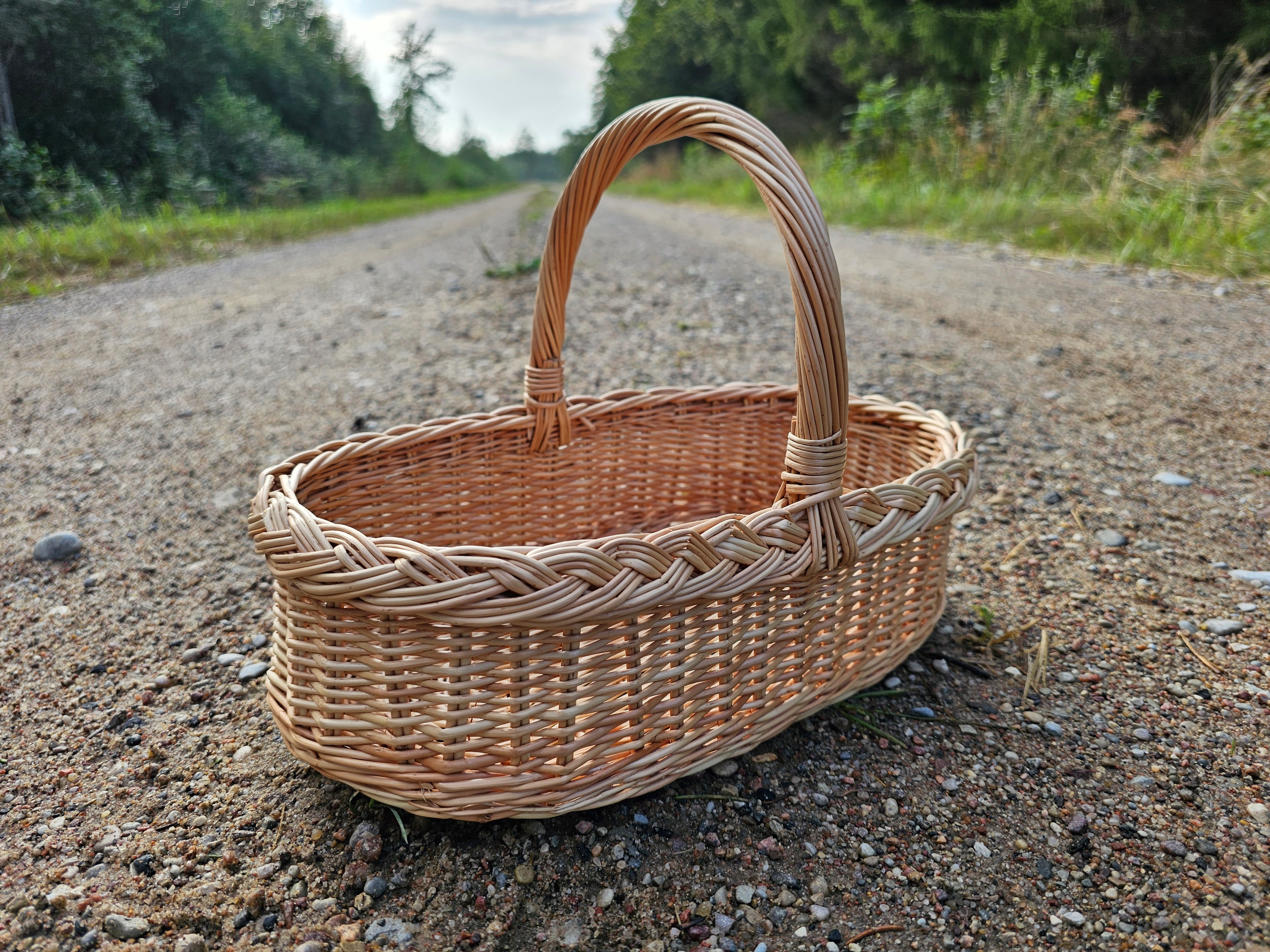 Wicker gathering trug — handmade wicker basket from Lithuanian willow