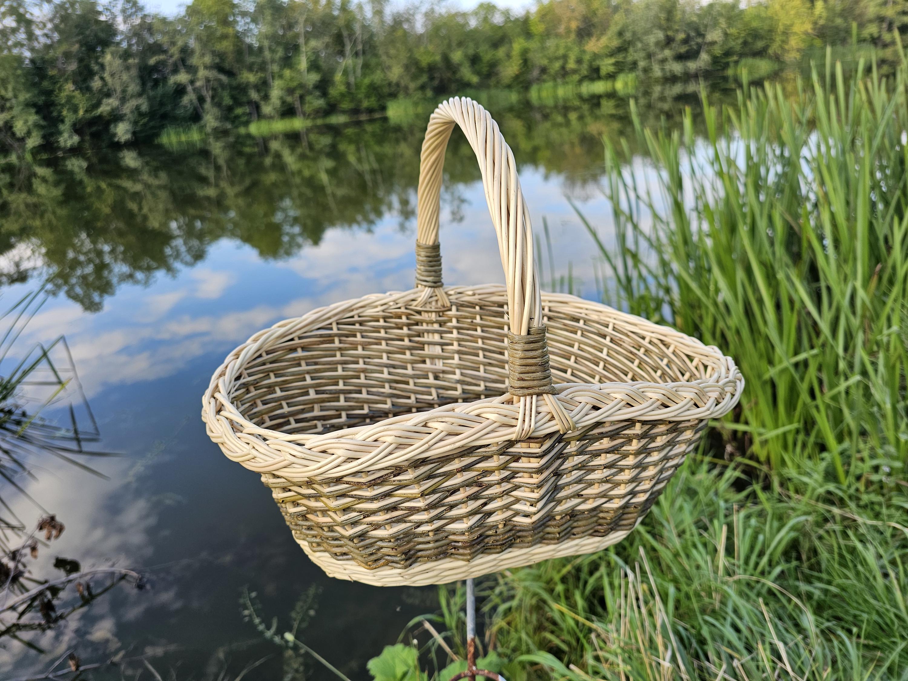 Wicker Kitchen Basket — handmade wicker basket from Lithuanian willow